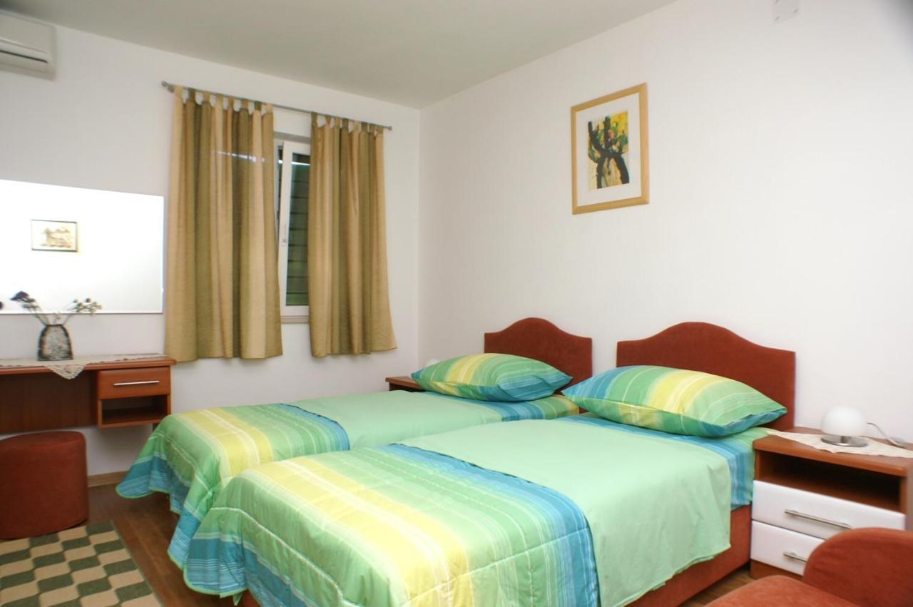 Apartments By The Sea Supetar, Brac - 4274 Buitenkant foto